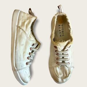 Vionic Beach Pismo Canvas Sneaker in White size 7